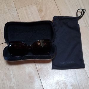 Chanel Perle tortoise shell sunglasses